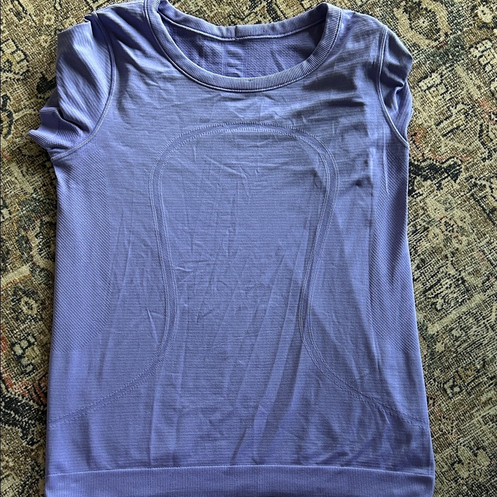 lululemon athletica Lavender Short Sleeve Top